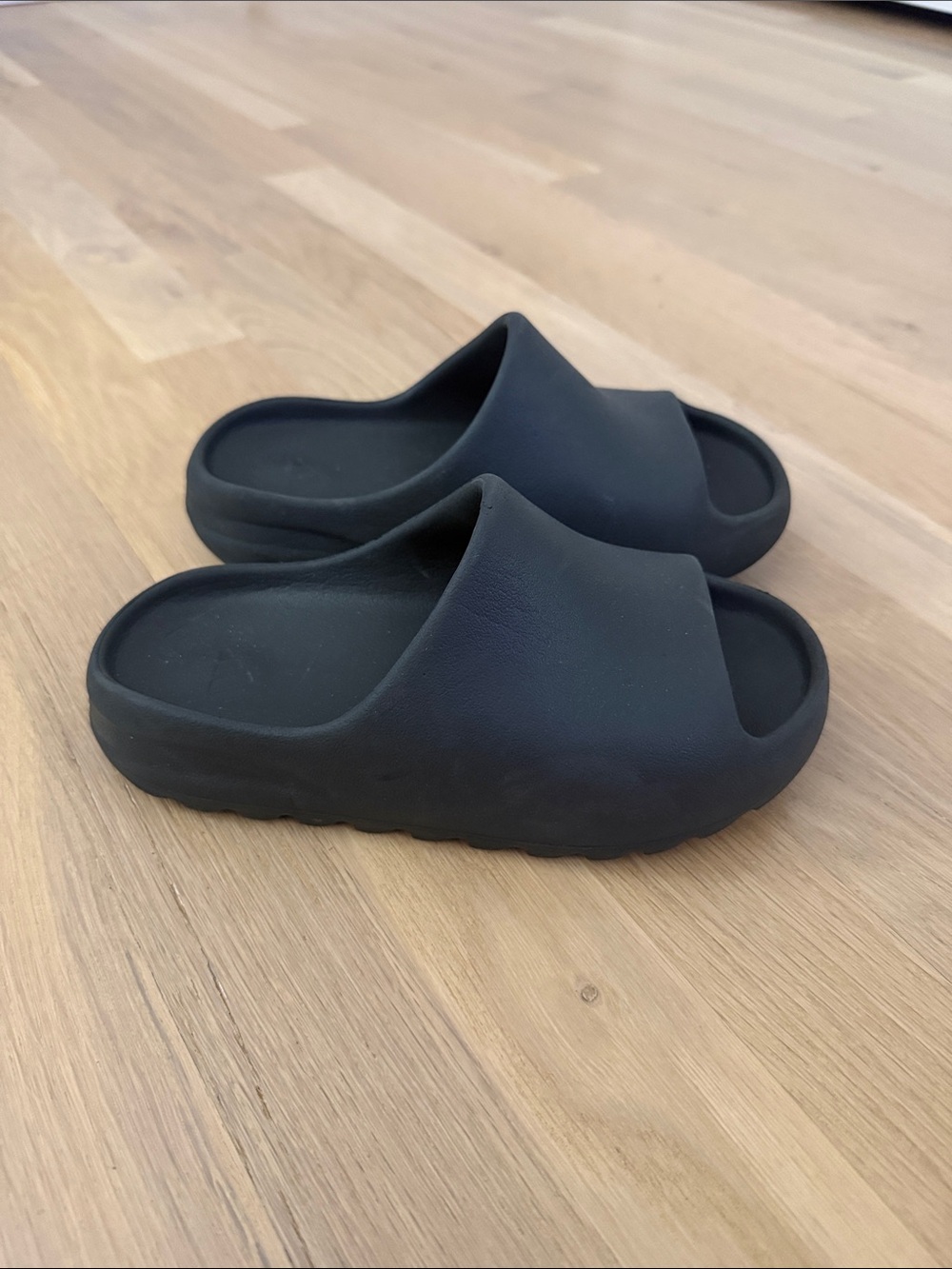 Yeezy Kids Black Slide Sandals